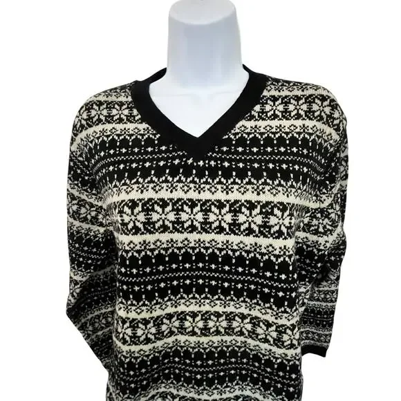 NWT St. John’s Bay Washable Lambswool V-Neck Sweater – Size L - Picture 2 of 5